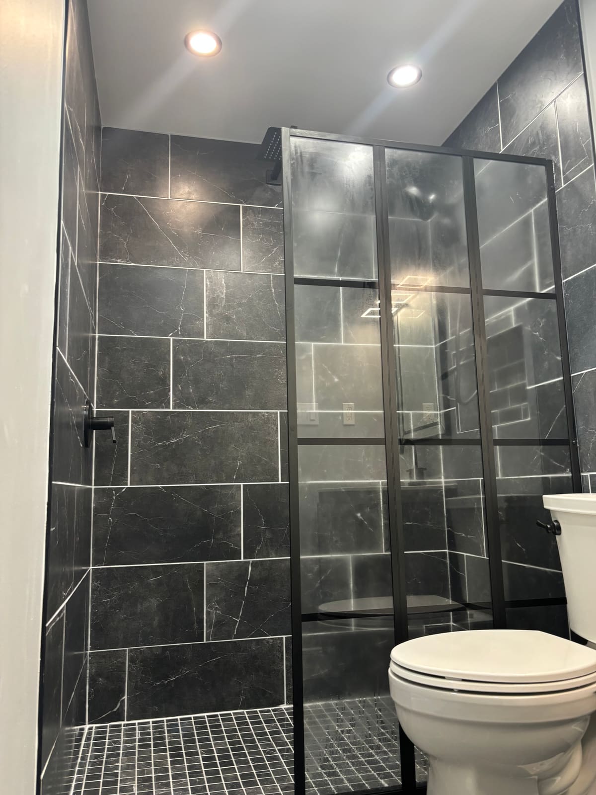 Charcoal marble bath — photo 4