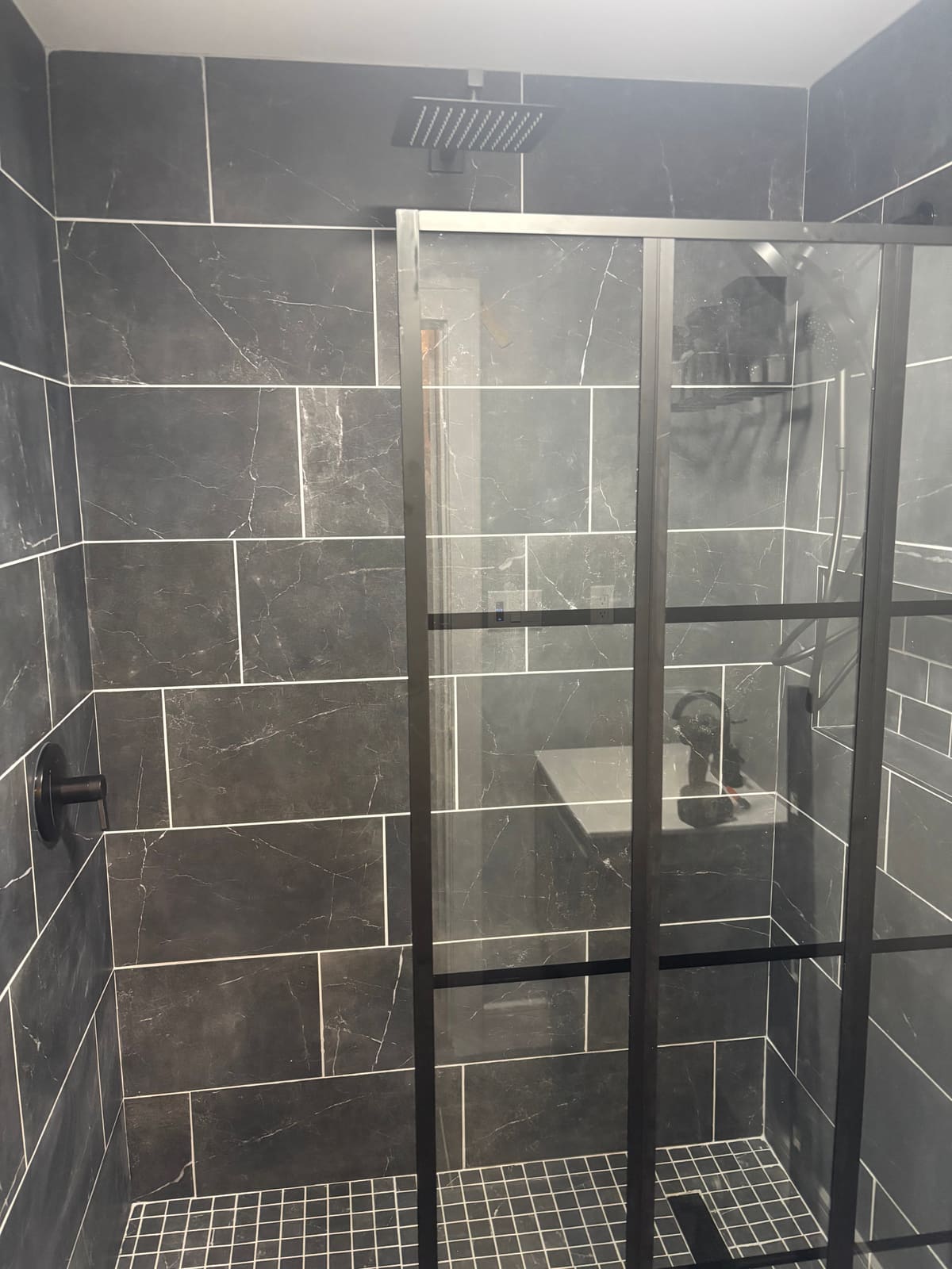 Charcoal marble bath — photo 5
