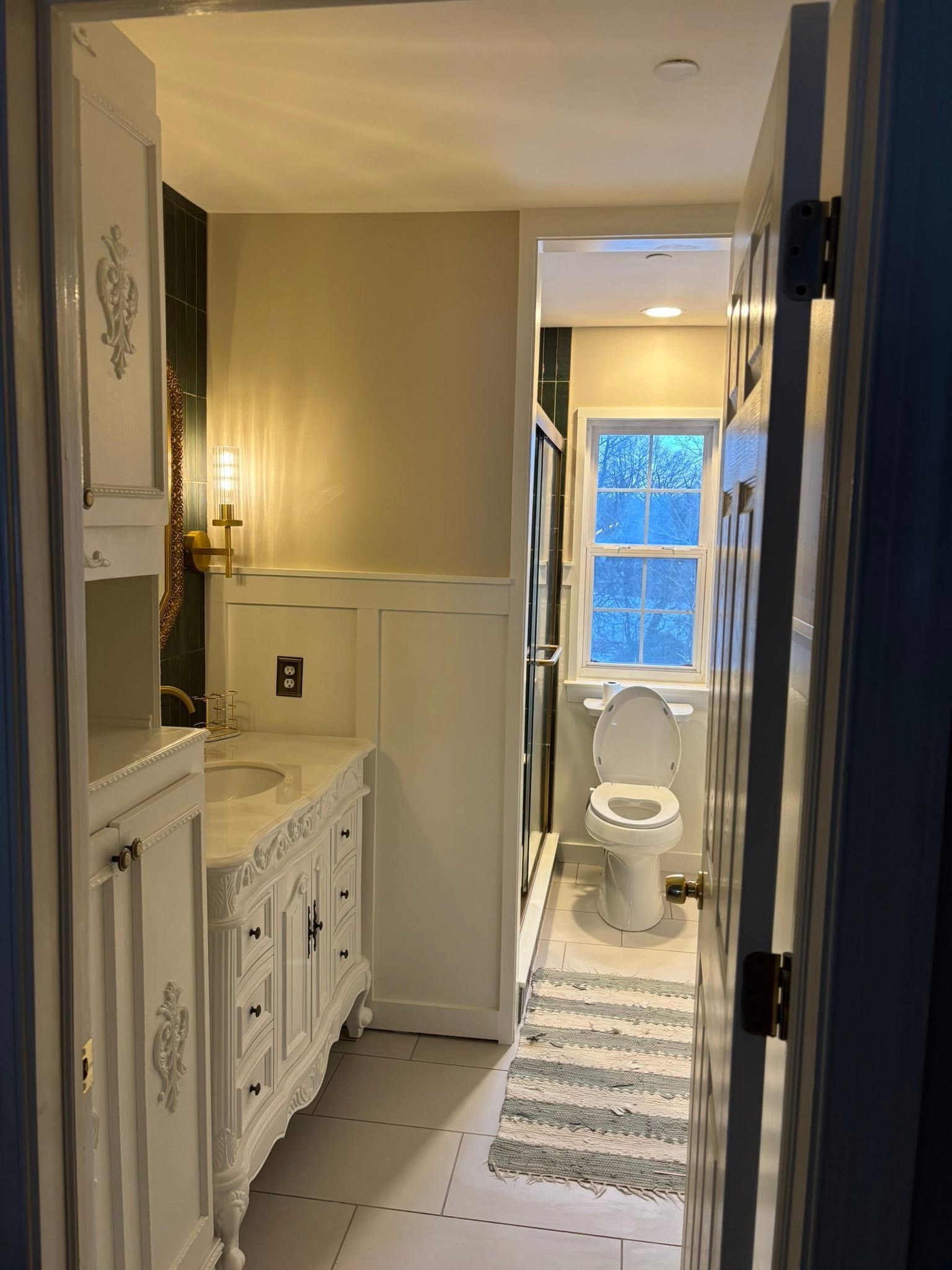 Emerald green tile bath