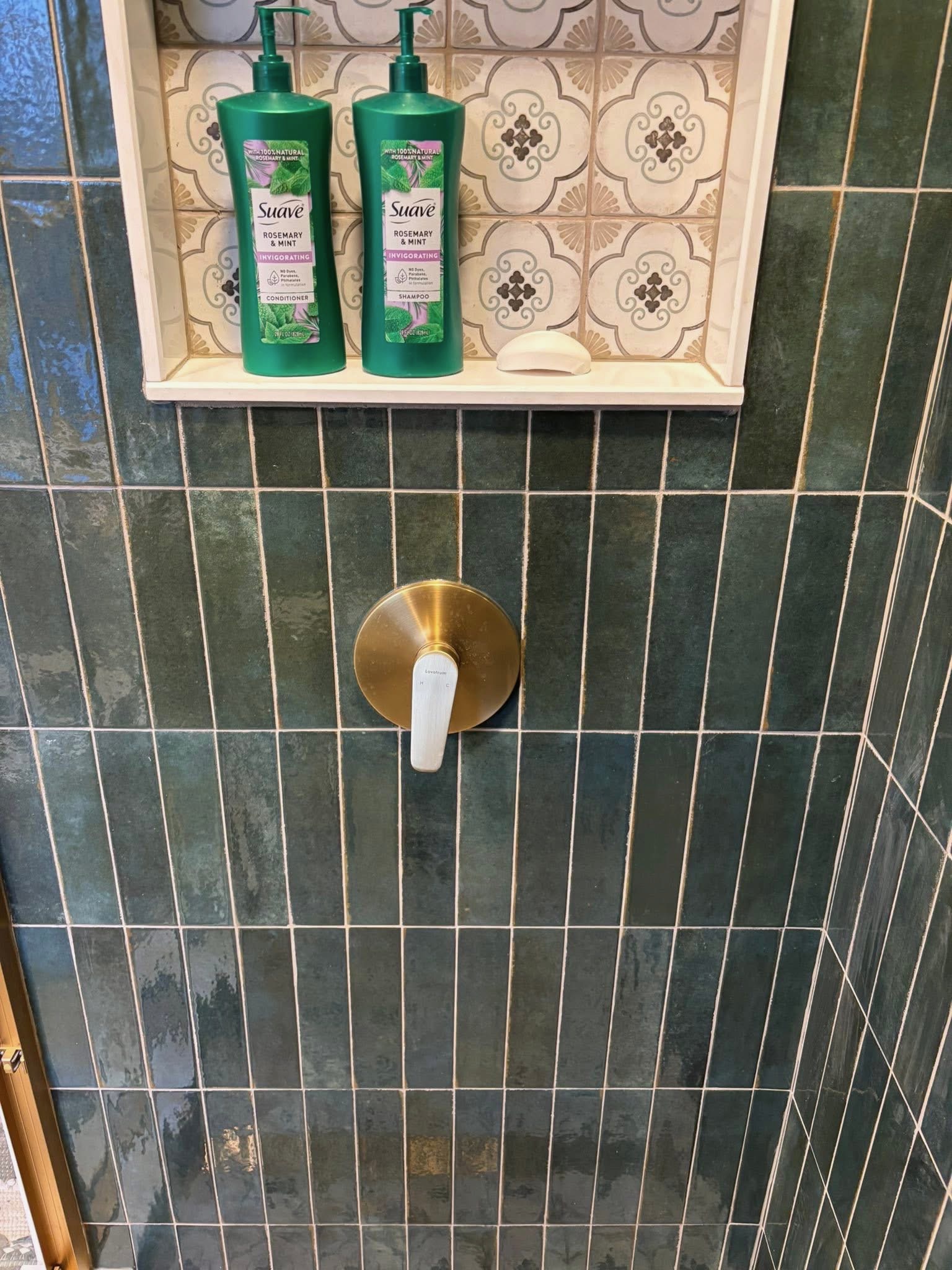 Emerald green tile bath — photo 10