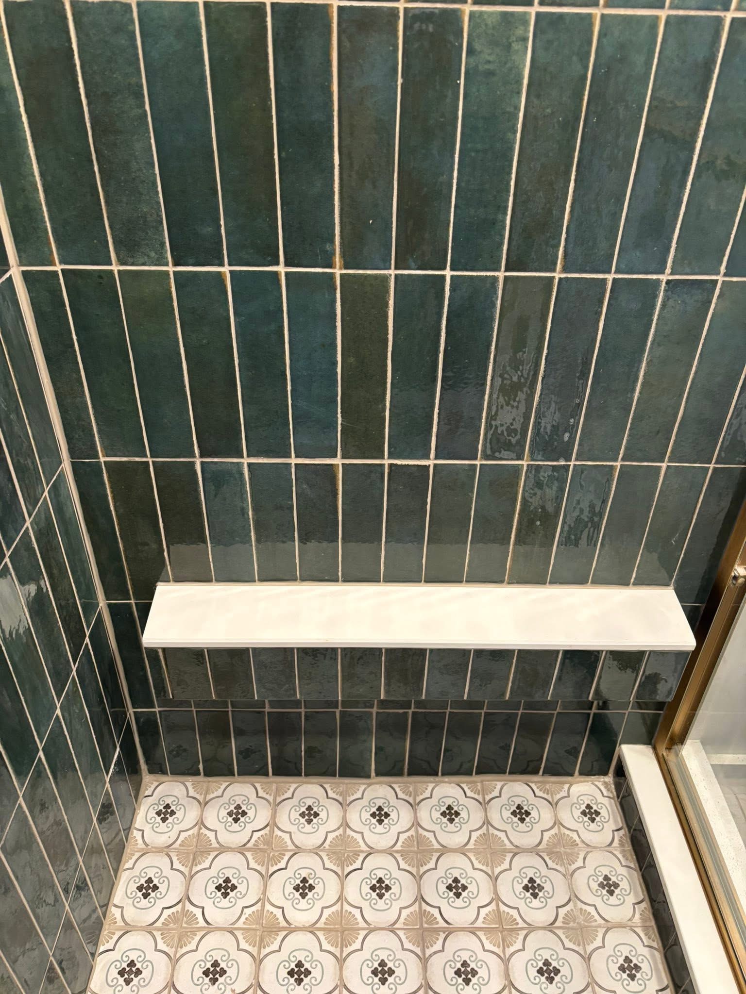 Emerald green tile bath — photo 5