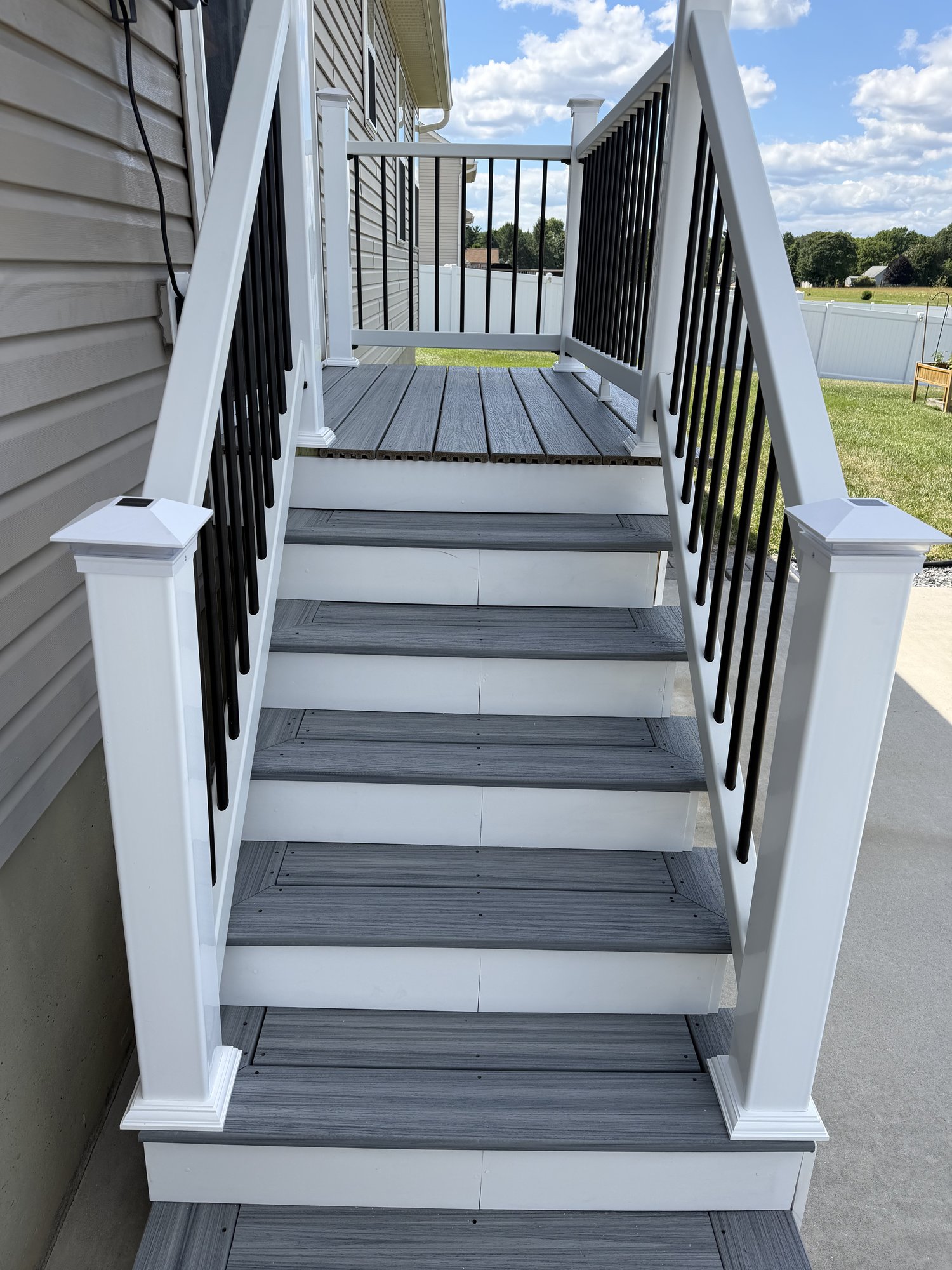 Composite porch & steps — photo 2