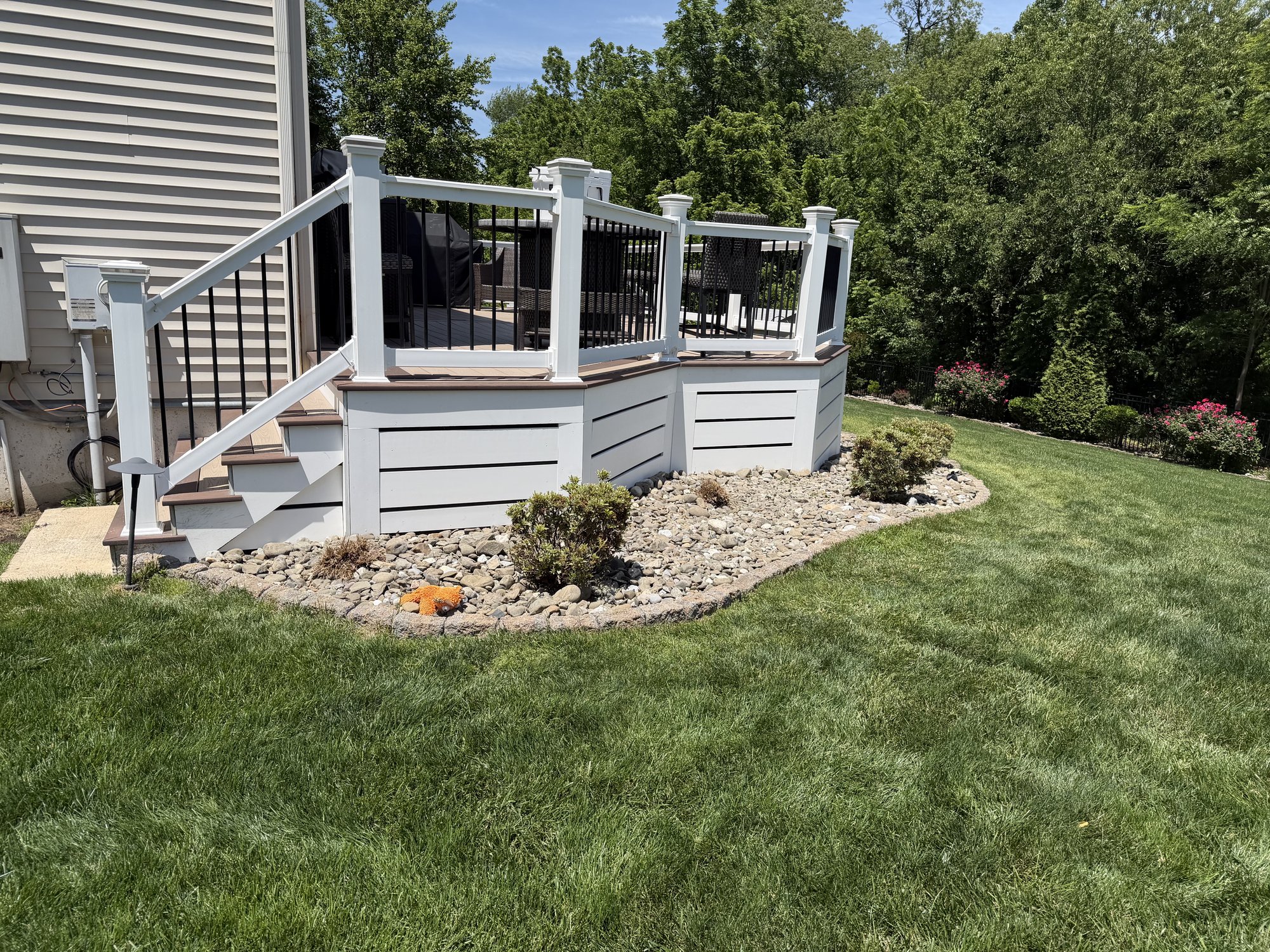 Wraparound composite deck