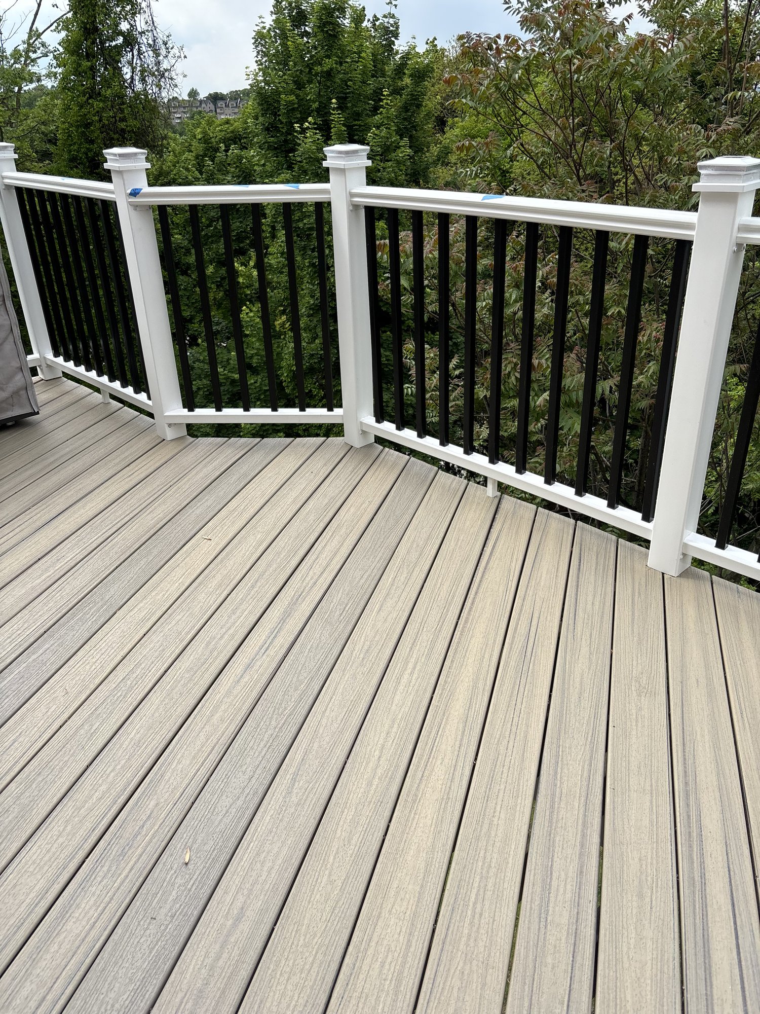 Wraparound composite deck — photo 3